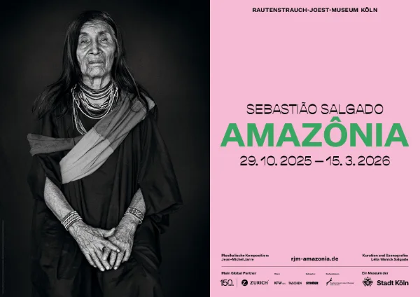Fotografie einer Indigenen Frau, Flyer zur Ausstellung von SEBASTIÃO SALGADO im Rautenstrauch-Joest-Museum Köln