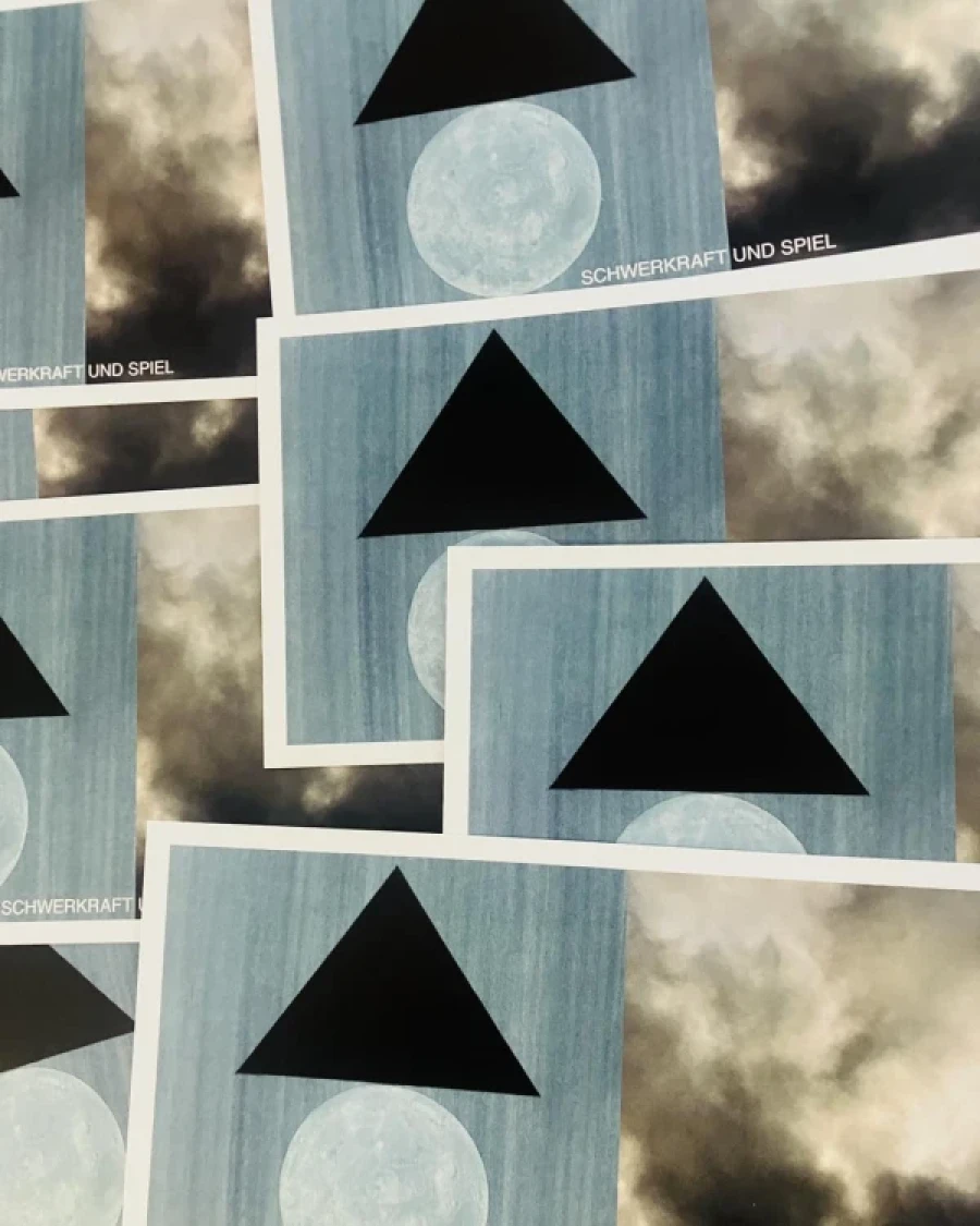Einladung zur Vernissage "SCHWERKRAFT UND SPIEL" von Malerei | Fotografie in Köln