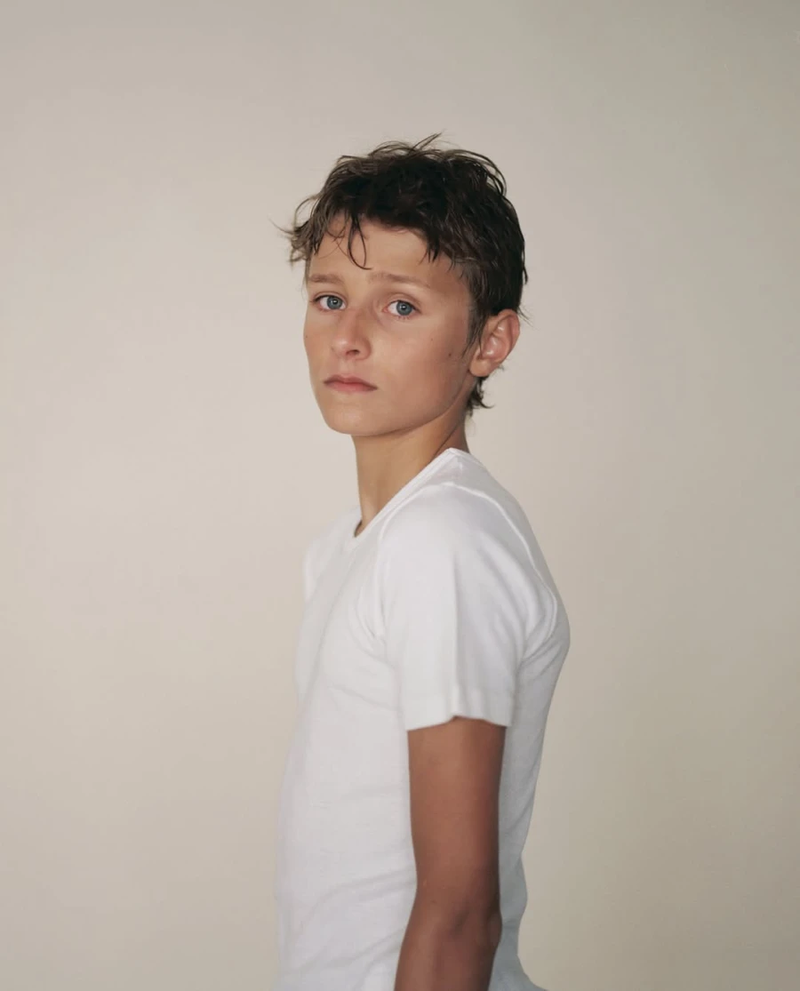 Einladung zur Ausstellung "What do faces reveal when we look beyond what meets the eye?" von Monika Czosnowska in Köln